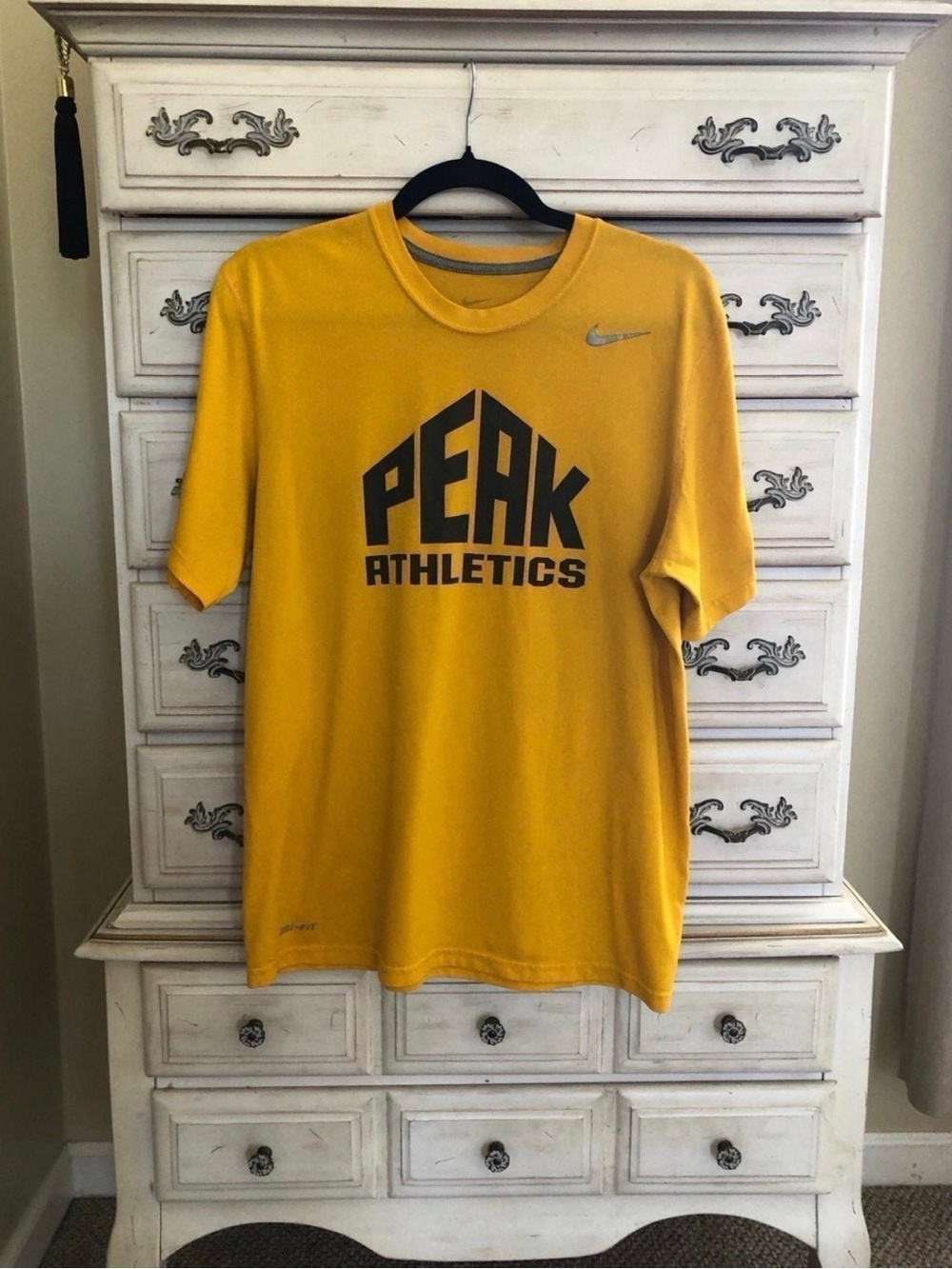 Nike Men’s Yellow 'PEAK ATHLETICS' Short Sleeve Tee